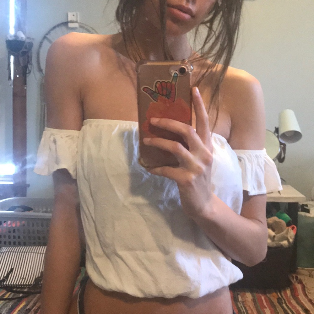 Brandy Melville off the shoulder crop top
